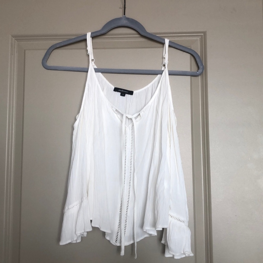 ambiance white top 🦋